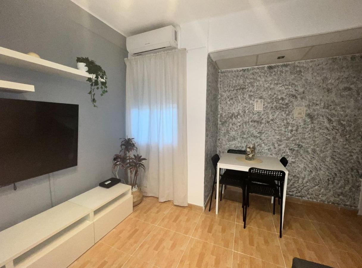 Holidays2Malaga 2 Bedroom Armengual De La Mota Close Shopping Center Exterior photo